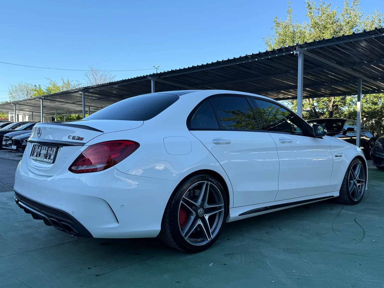 Mercedes-Benz C 63 AMG C63S  - изображение 4