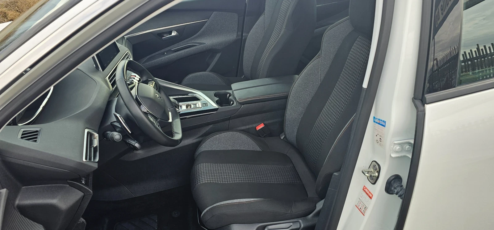 Peugeot 5008 1.5  BlueHDi / 6+ 1 места / Автомат /130 hp - изображение 9