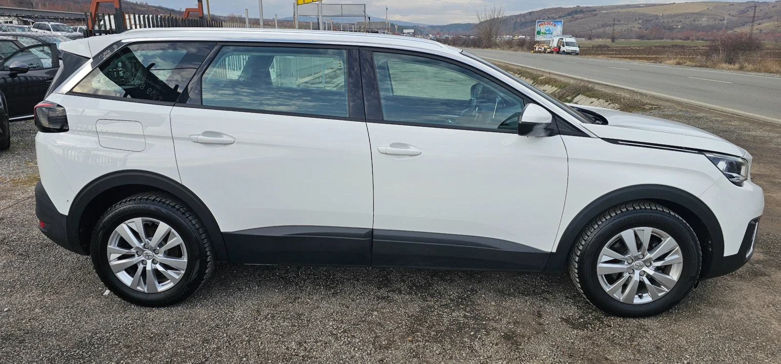 Peugeot 5008 1.5  BlueHDi / 6+ 1 места / Автомат /130 hp - изображение 5