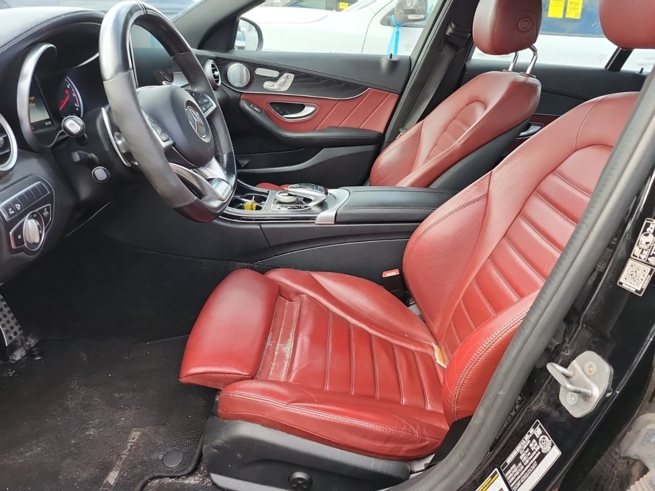 Mercedes-Benz C 43 AMG * АВТО КРЕДИТ* ЦЕНА ДО БГ * СЕРВИЗНА ИСТОРИЯ *  - изображение 5