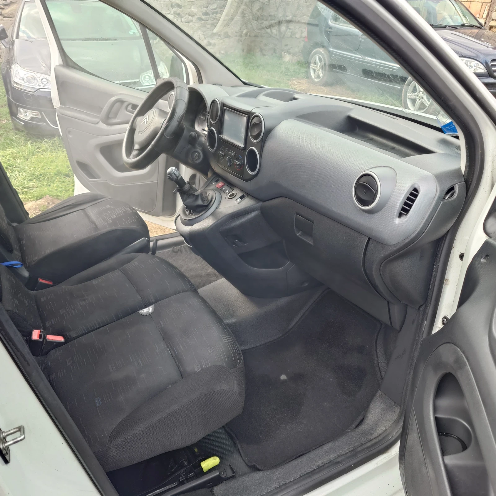 Citroen Berlingo 1.6HDI 90, снимка 10 - Автомобили и джипове - 53724773