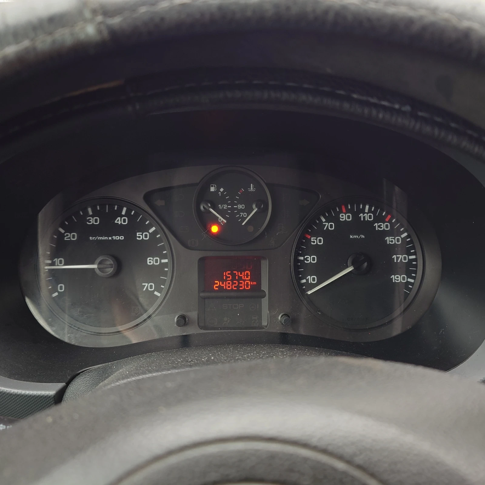 Citroen Berlingo 1.6HDI 90, снимка 8 - Автомобили и джипове - 53724773