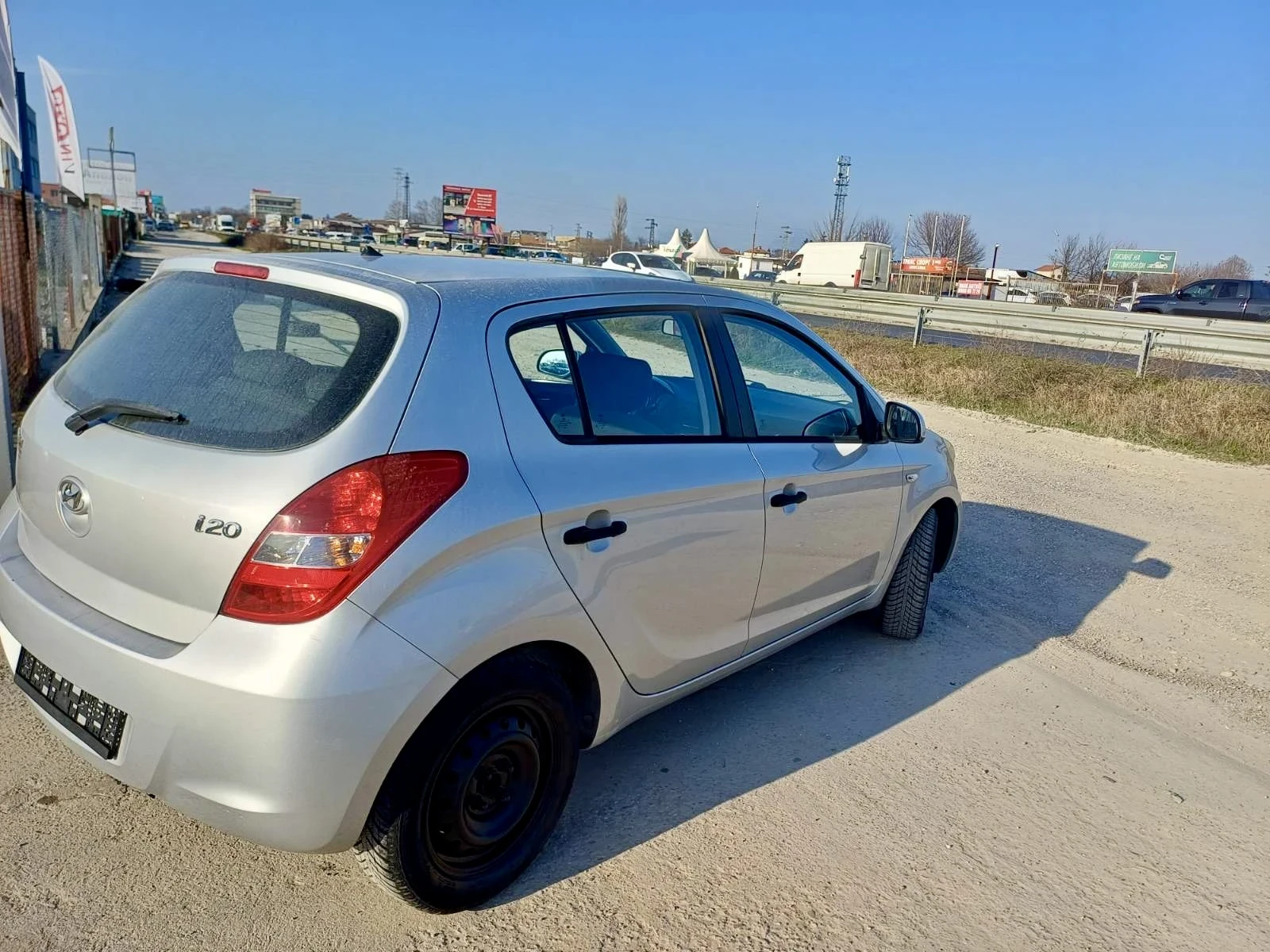 Hyundai I20, снимка 4 - Автомобили и джипове - 53836096