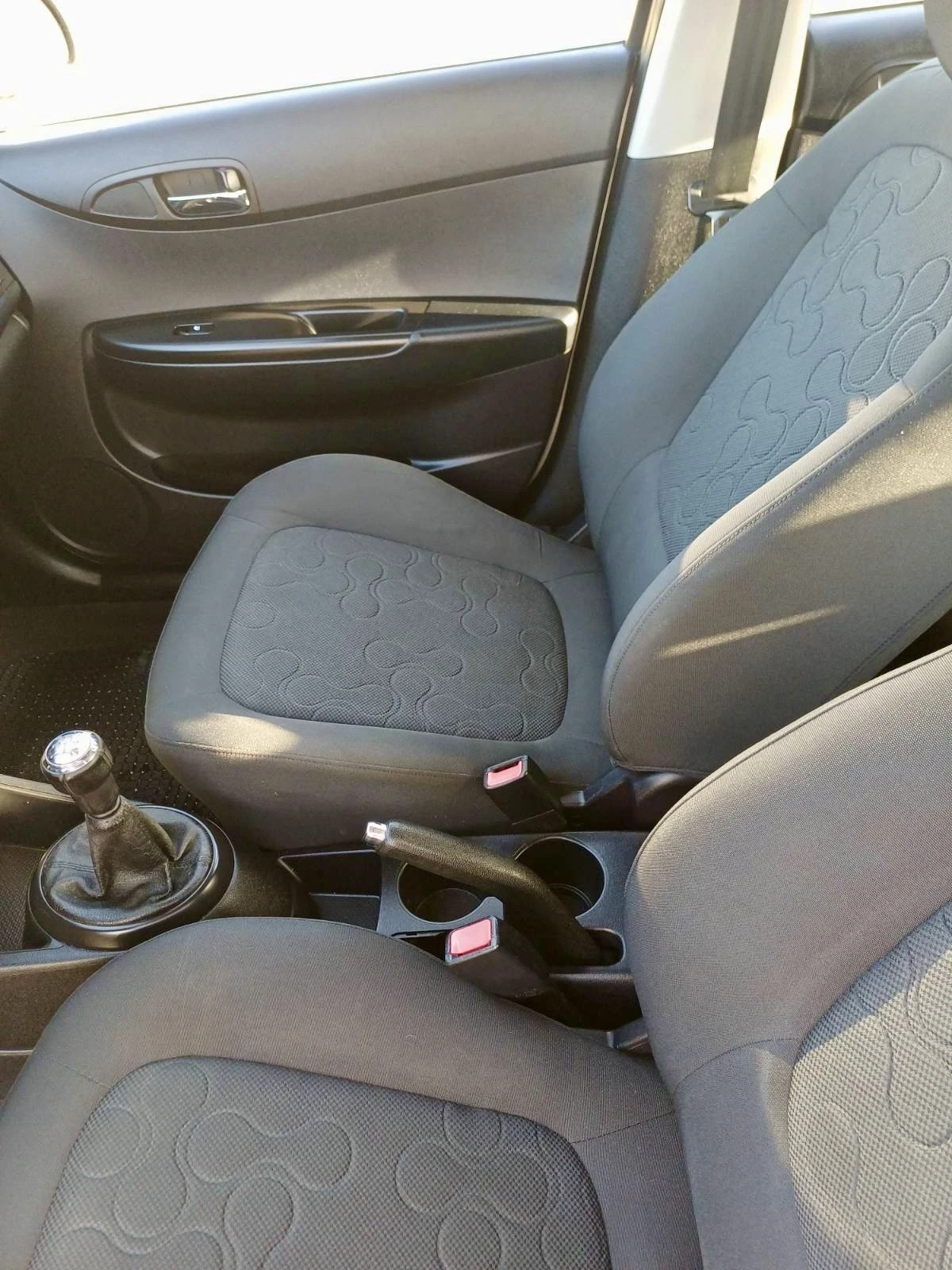 Hyundai I20, снимка 10 - Автомобили и джипове - 53836096