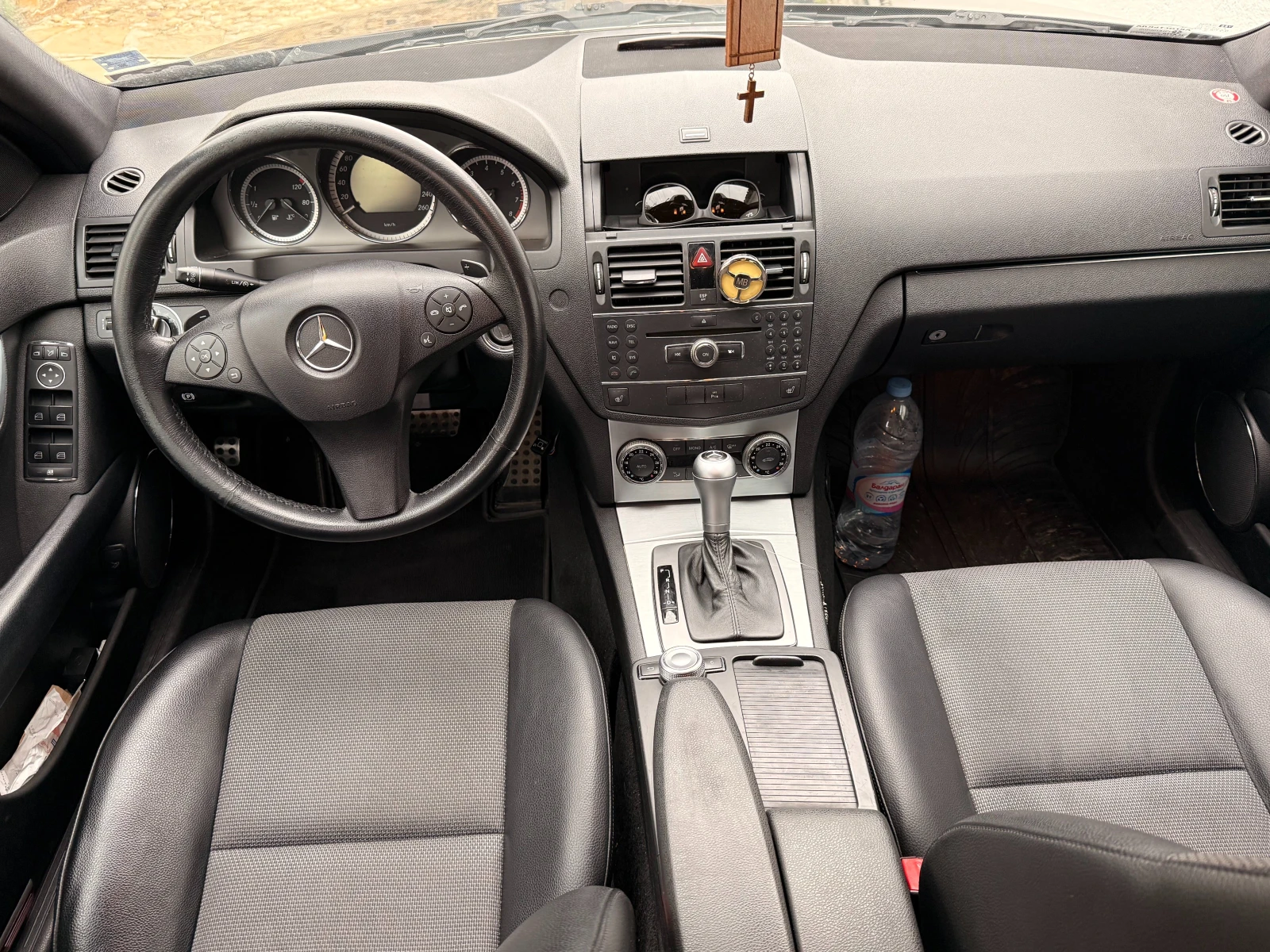 Mercedes-Benz C 200, снимка 11 - Автомобили и джипове - 54031625