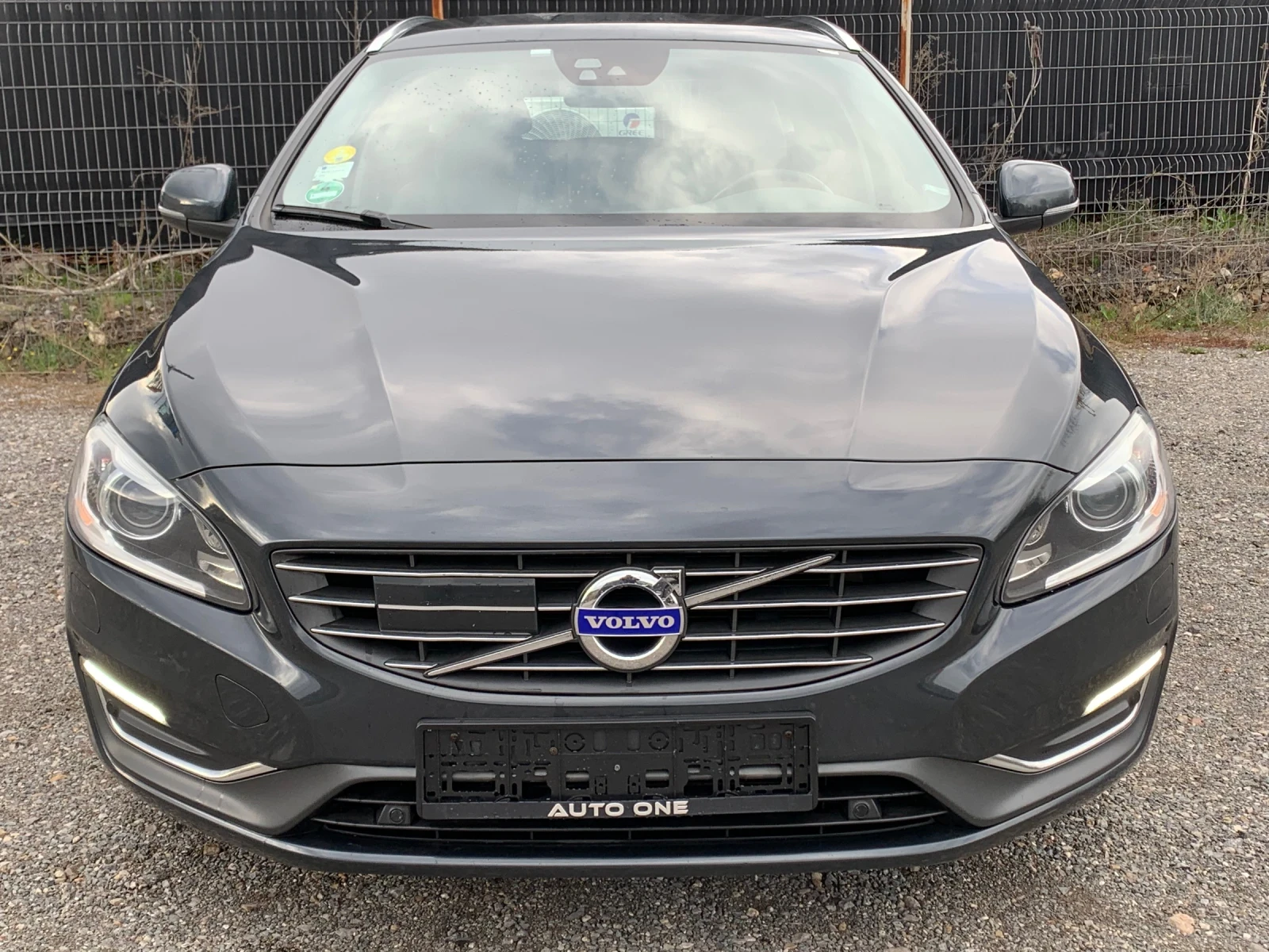 Volvo V60 2.4* D5* AWD* SUMMUM* ПЪЛНА СЕР.ИСТОРИЯ VOLVO, снимка 2 - Автомобили и джипове - 54162255