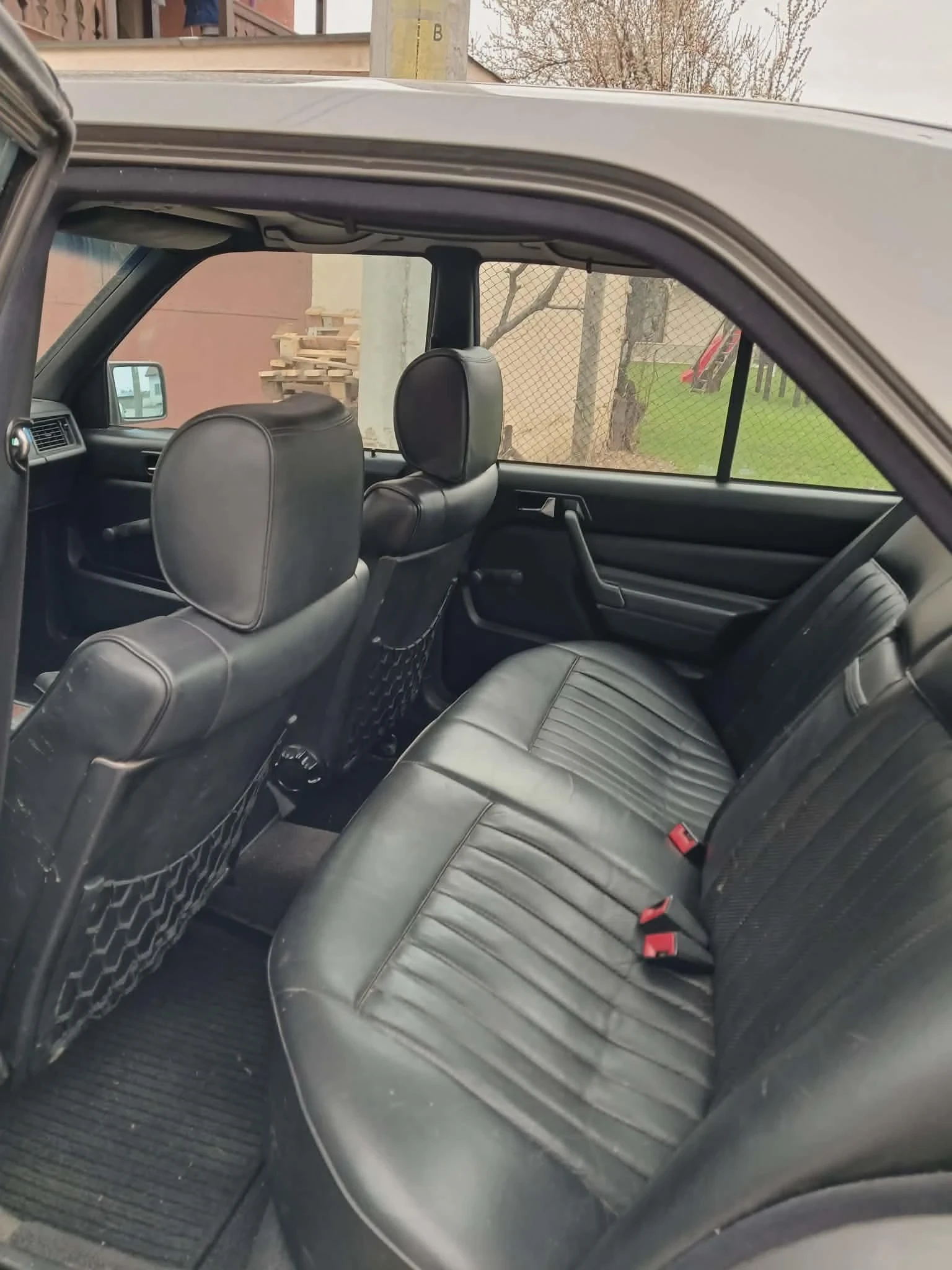 Mercedes-Benz 190, снимка 3 - Автомобили и джипове - 54583891