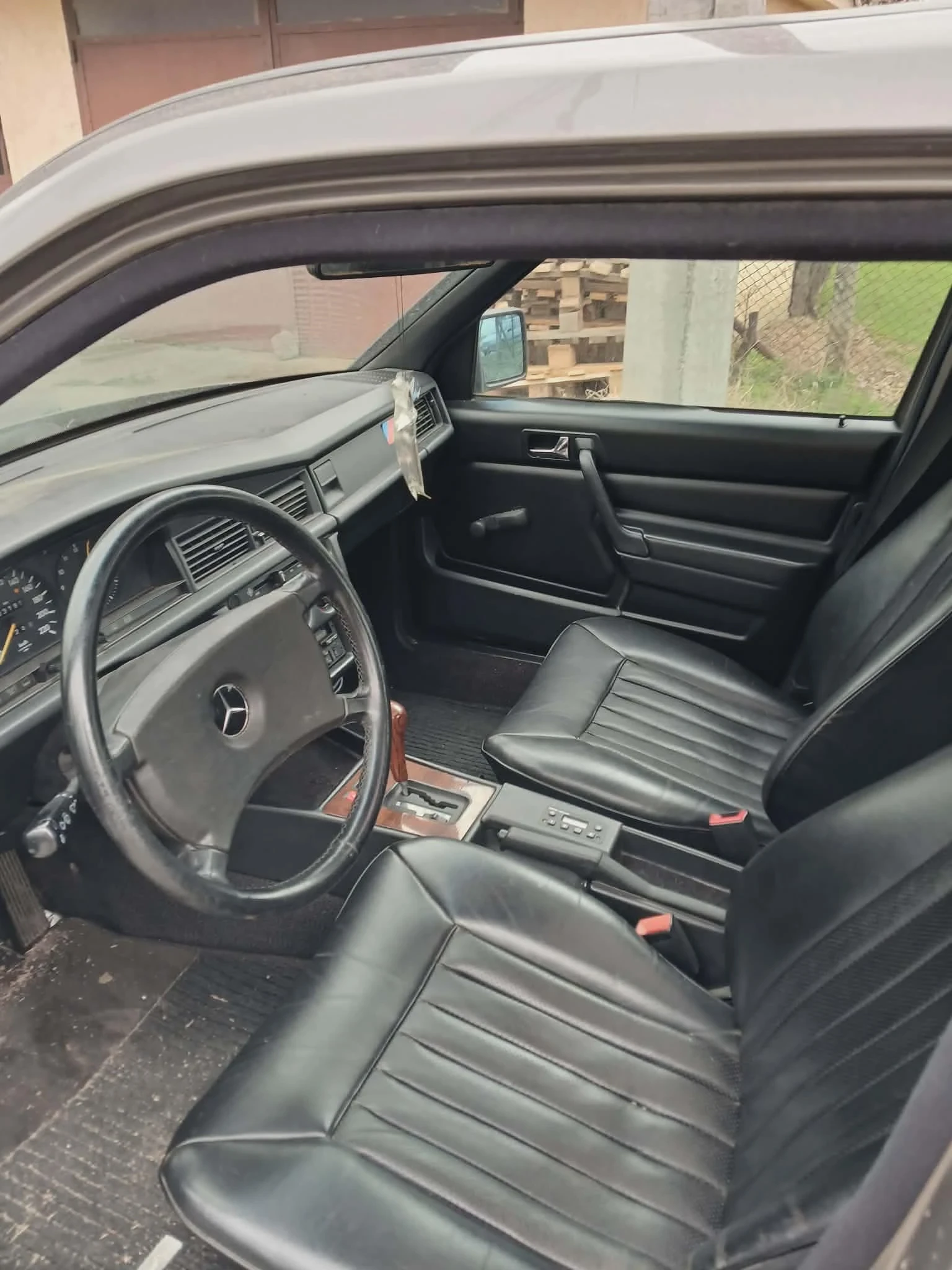 Mercedes-Benz 190, снимка 4 - Автомобили и джипове - 54583891