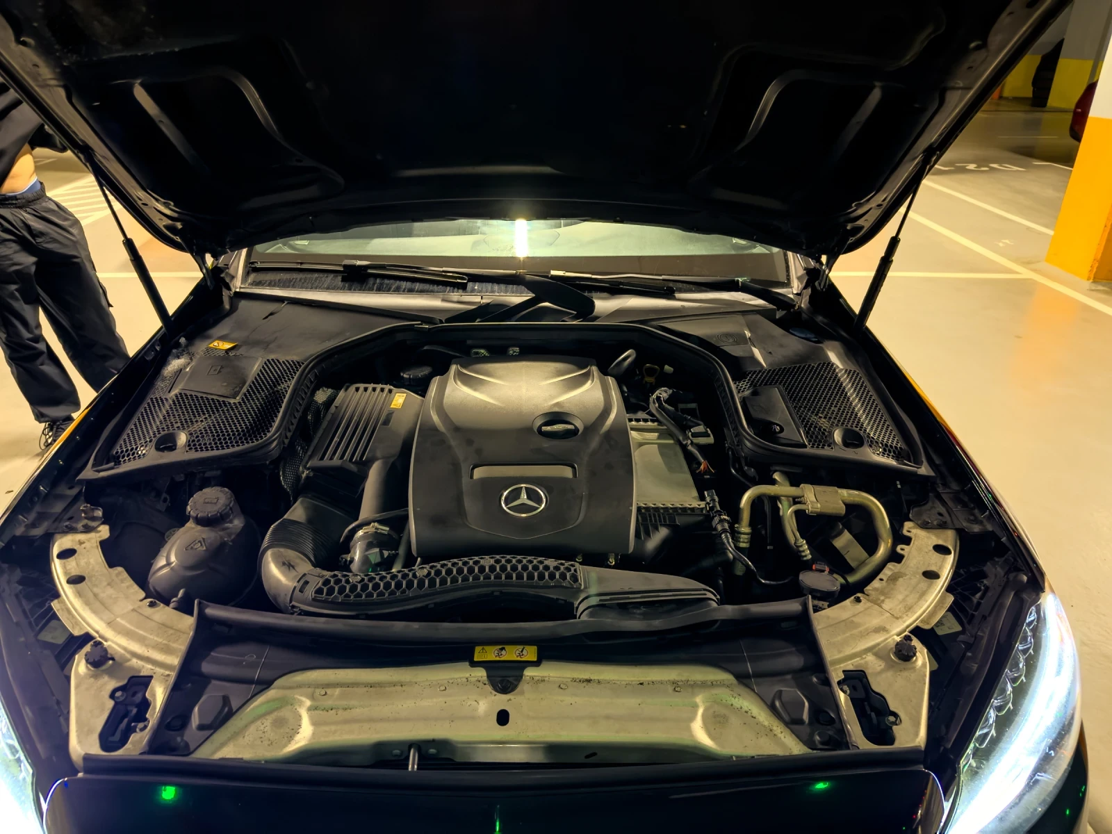 Mercedes-Benz C 300 Amg pack, снимка 14 - Автомобили и джипове - 54623731