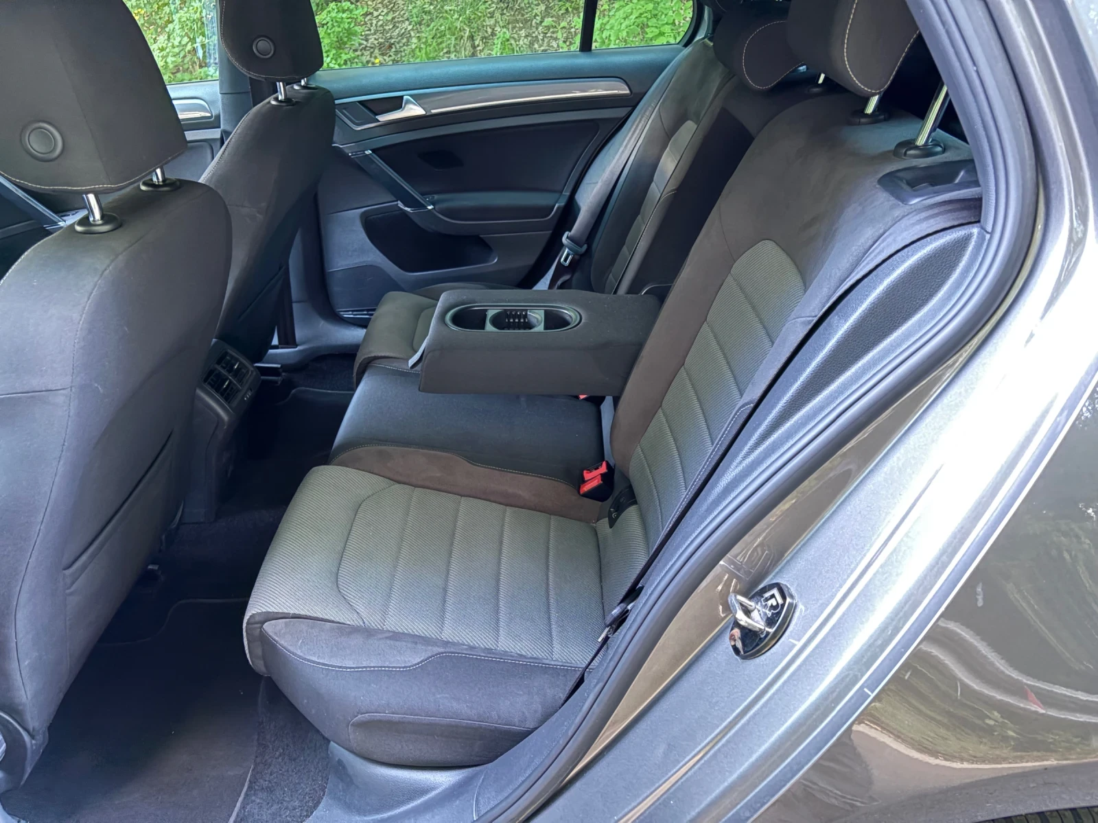 VW Golf 1.6TDI FULL R-LINE, снимка 12 - Автомобили и джипове - 54788956