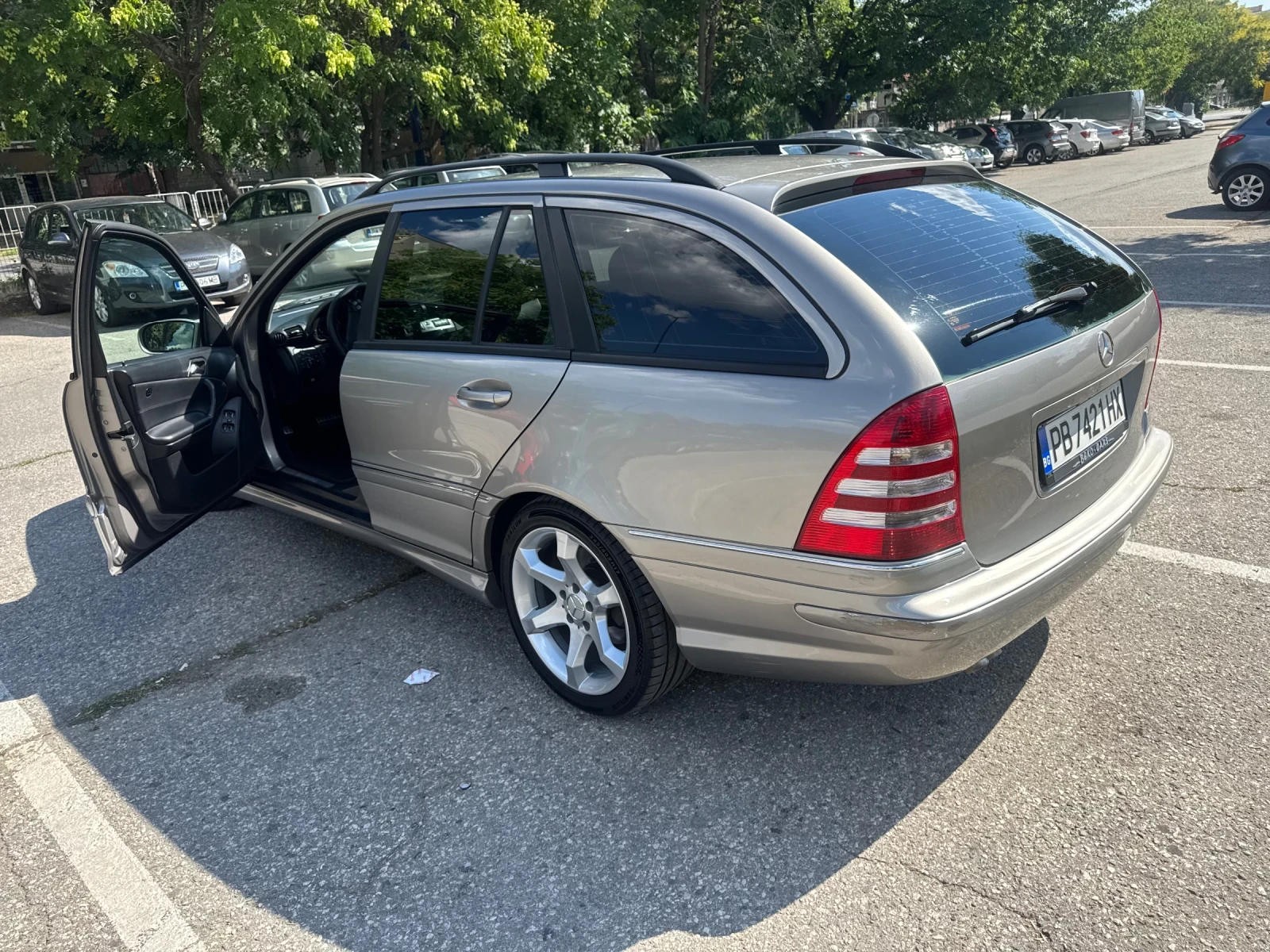 Mercedes-Benz C 220, снимка 10 - Автомобили и джипове - 55163118