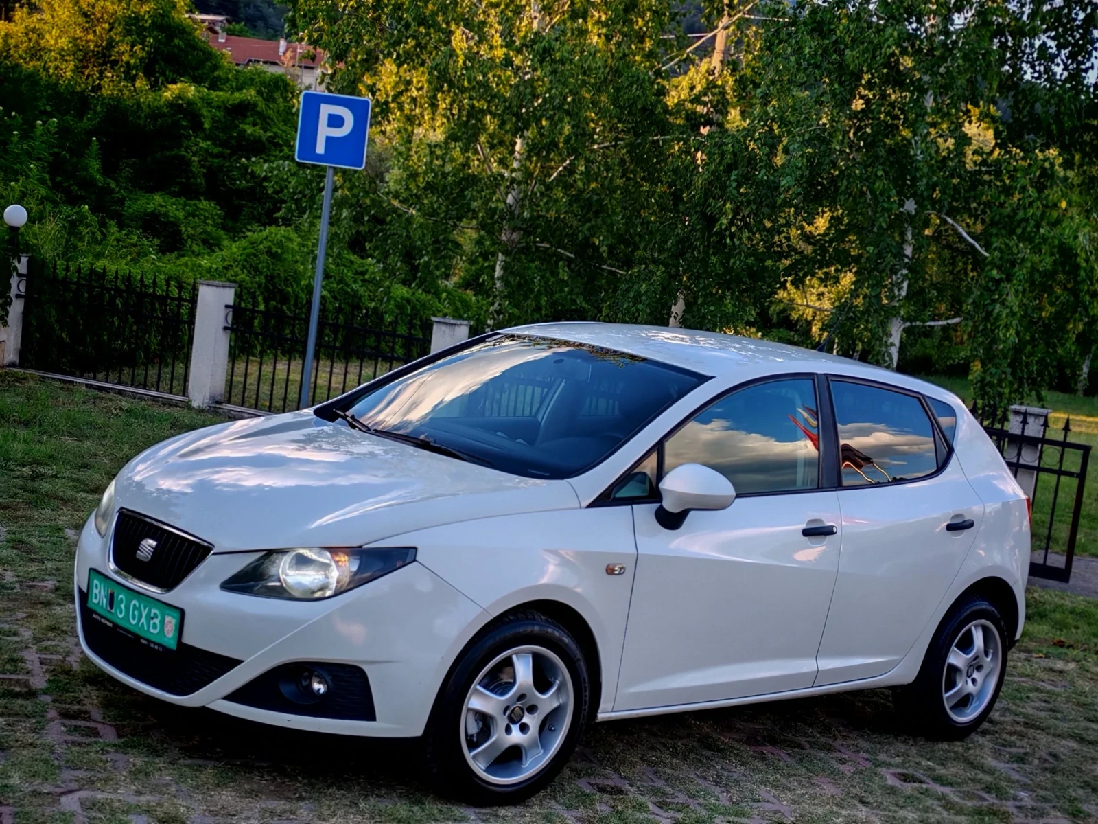 Seat Ibiza 1.4I(85)* КЛИМАТИК* BI-XENON* НОВ ВНОС* , снимка 3 - Автомобили и джипове - 55166109