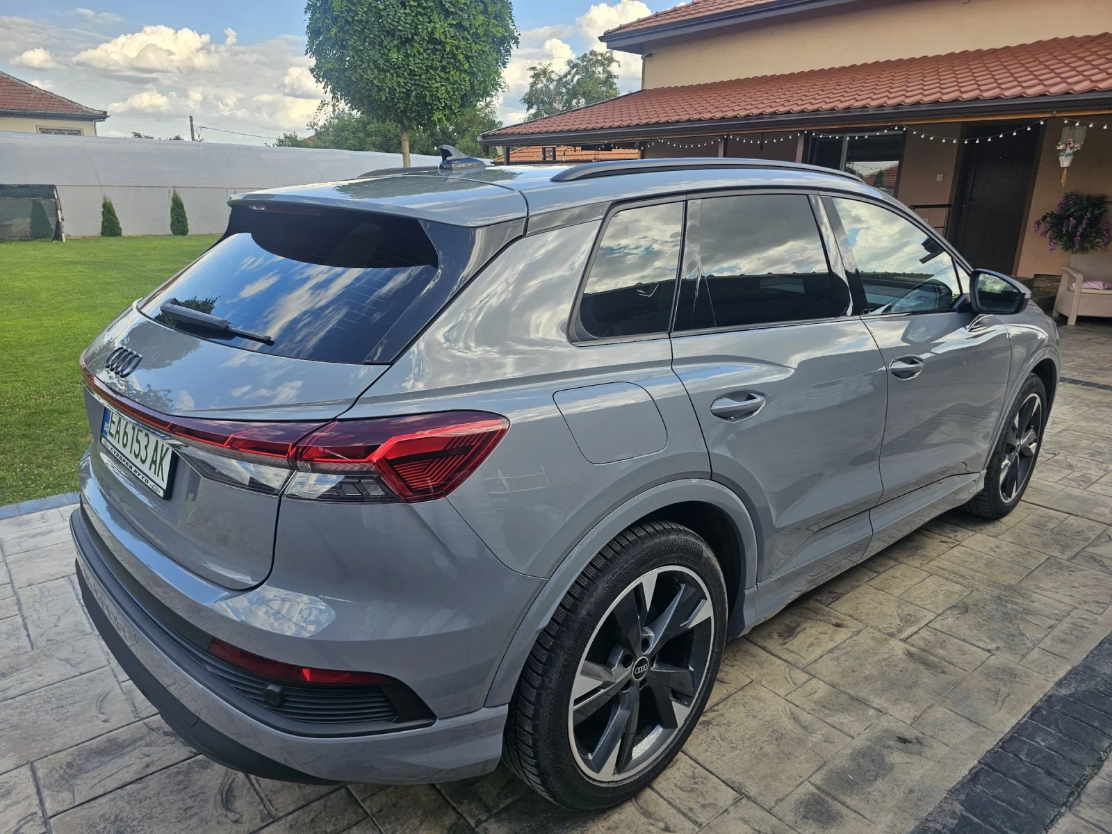 Audi E-Tron, снимка 8 - Автомобили и джипове - 55416341