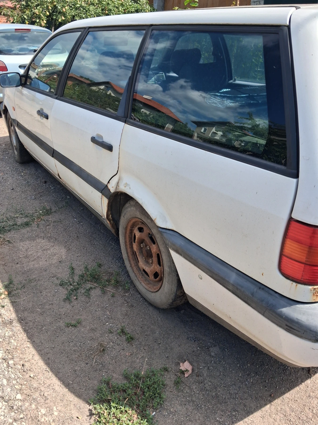 VW Passat Комби, снимка 2 - Автомобили и джипове - 56333857