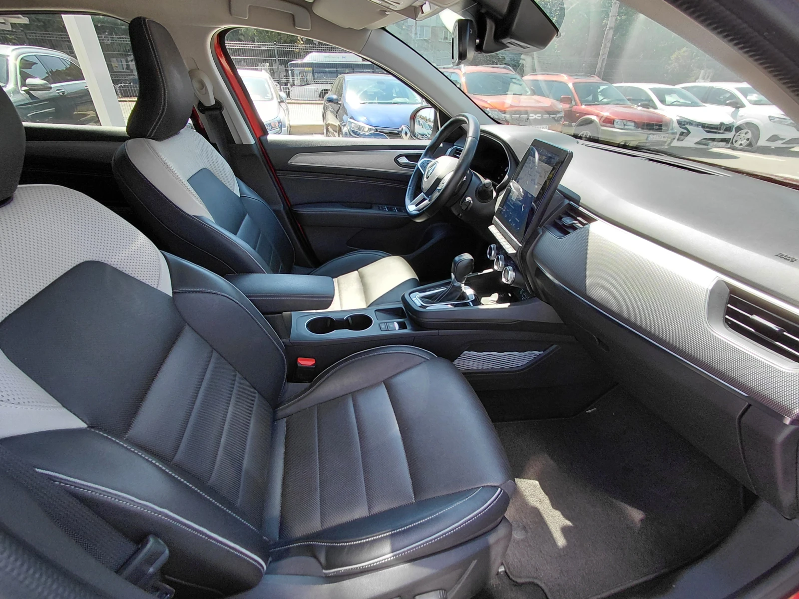 Renault Arkana 1.6 E-Tech Full Hybrid 145, снимка 12 - Автомобили и джипове - 55628854