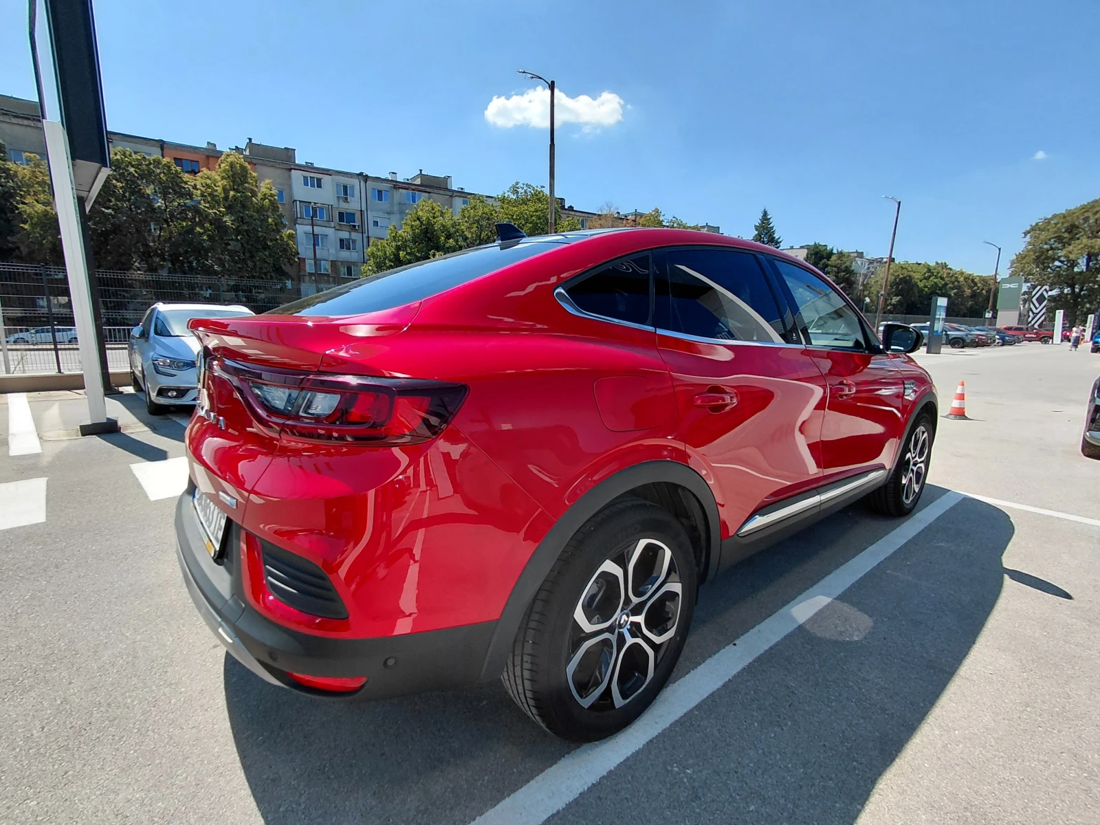 Renault Arkana 1.6 E-Tech Full Hybrid 145, снимка 7 - Автомобили и джипове - 55628854