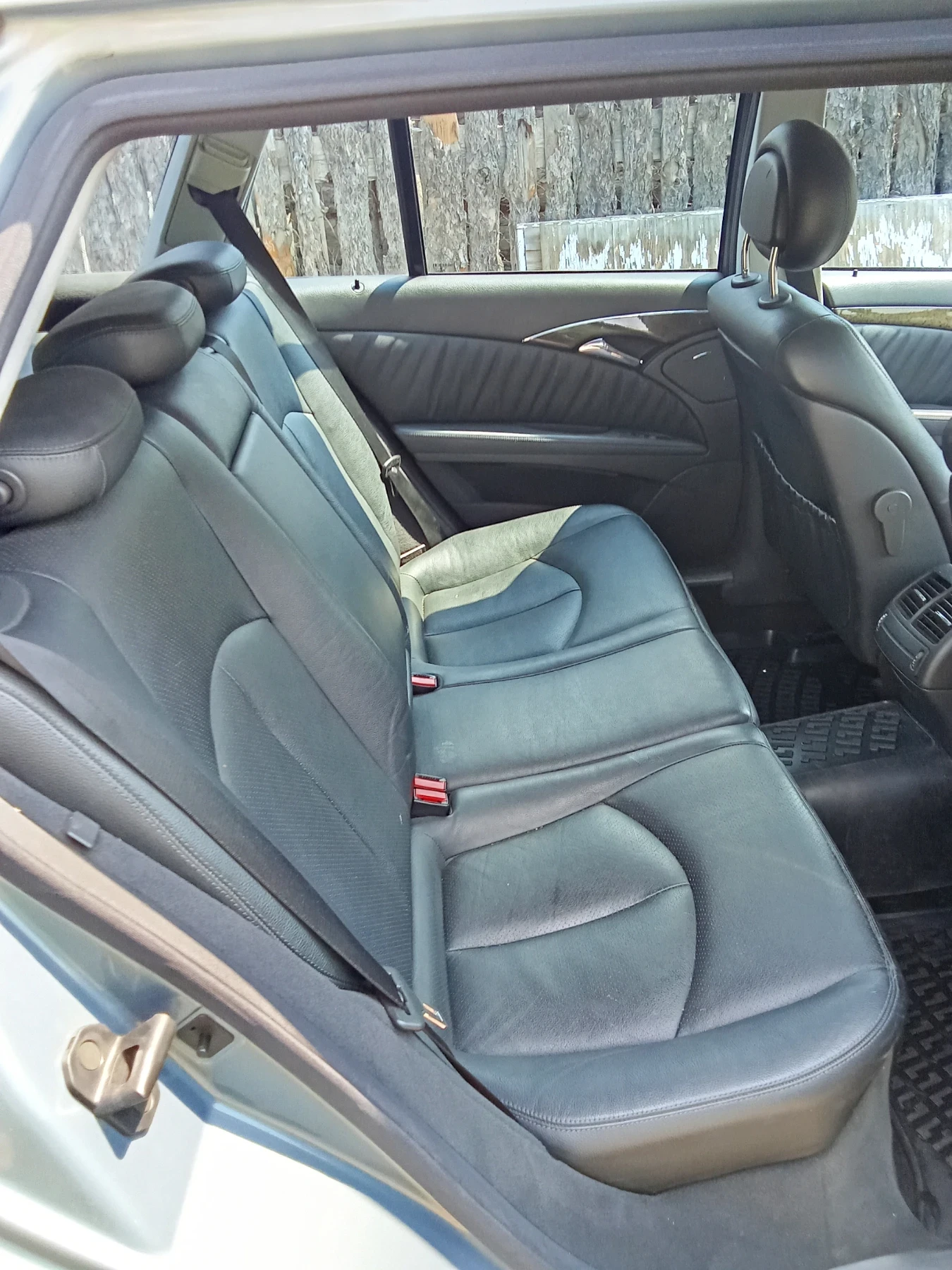 Mercedes-Benz E 220, снимка 12 - Автомобили и джипове - 55851736