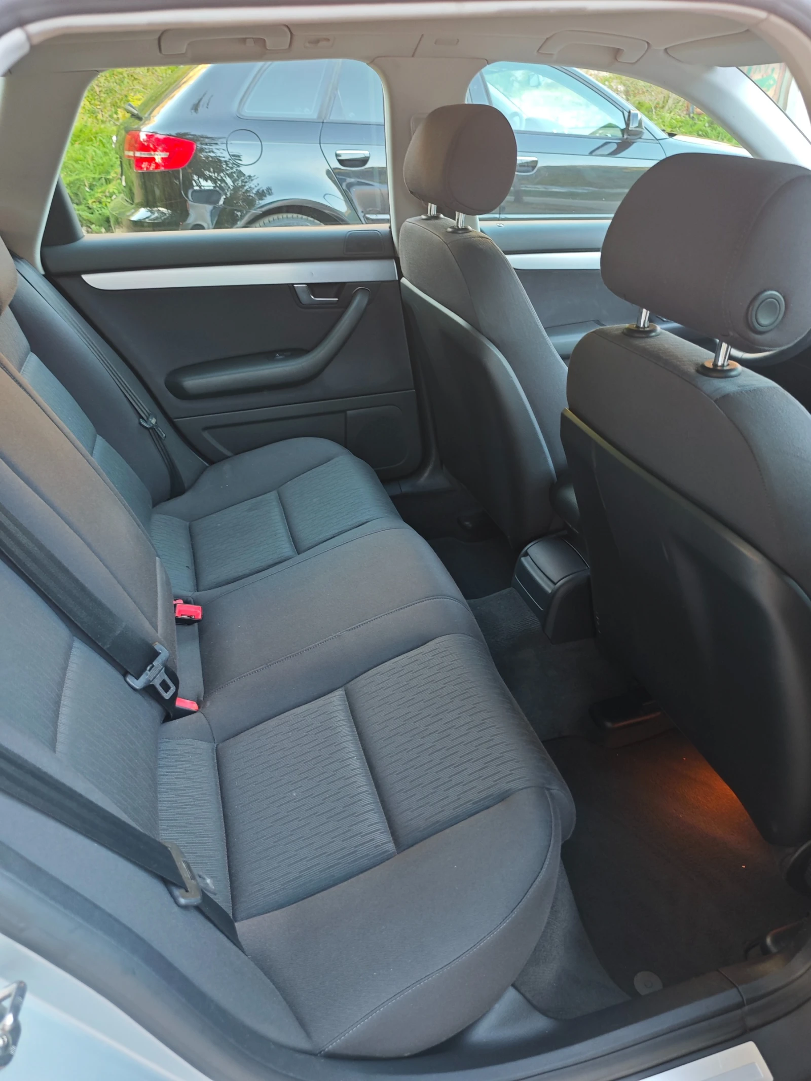 Audi A4 2.0ТДИ АВТОМАТИК, снимка 6 - Автомобили и джипове - 56193654