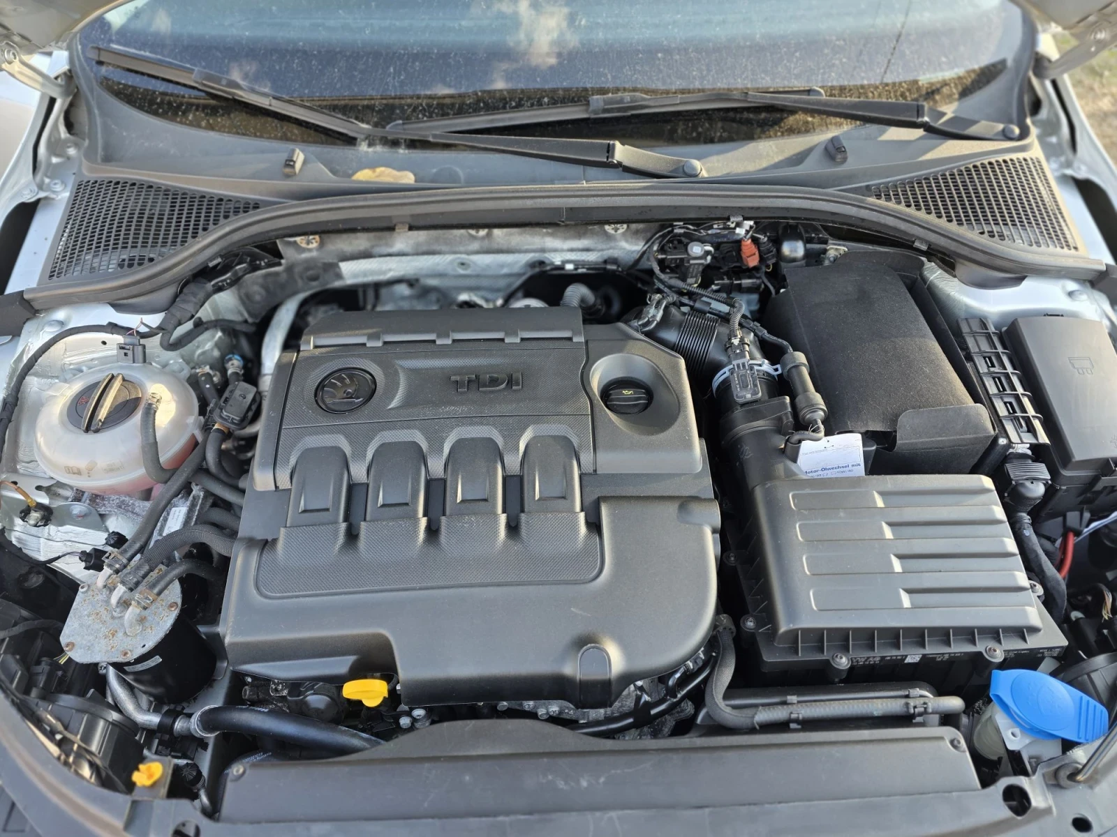 Skoda Octavia 1.6TDI, снимка 10 - Автомобили и джипове - 56297321