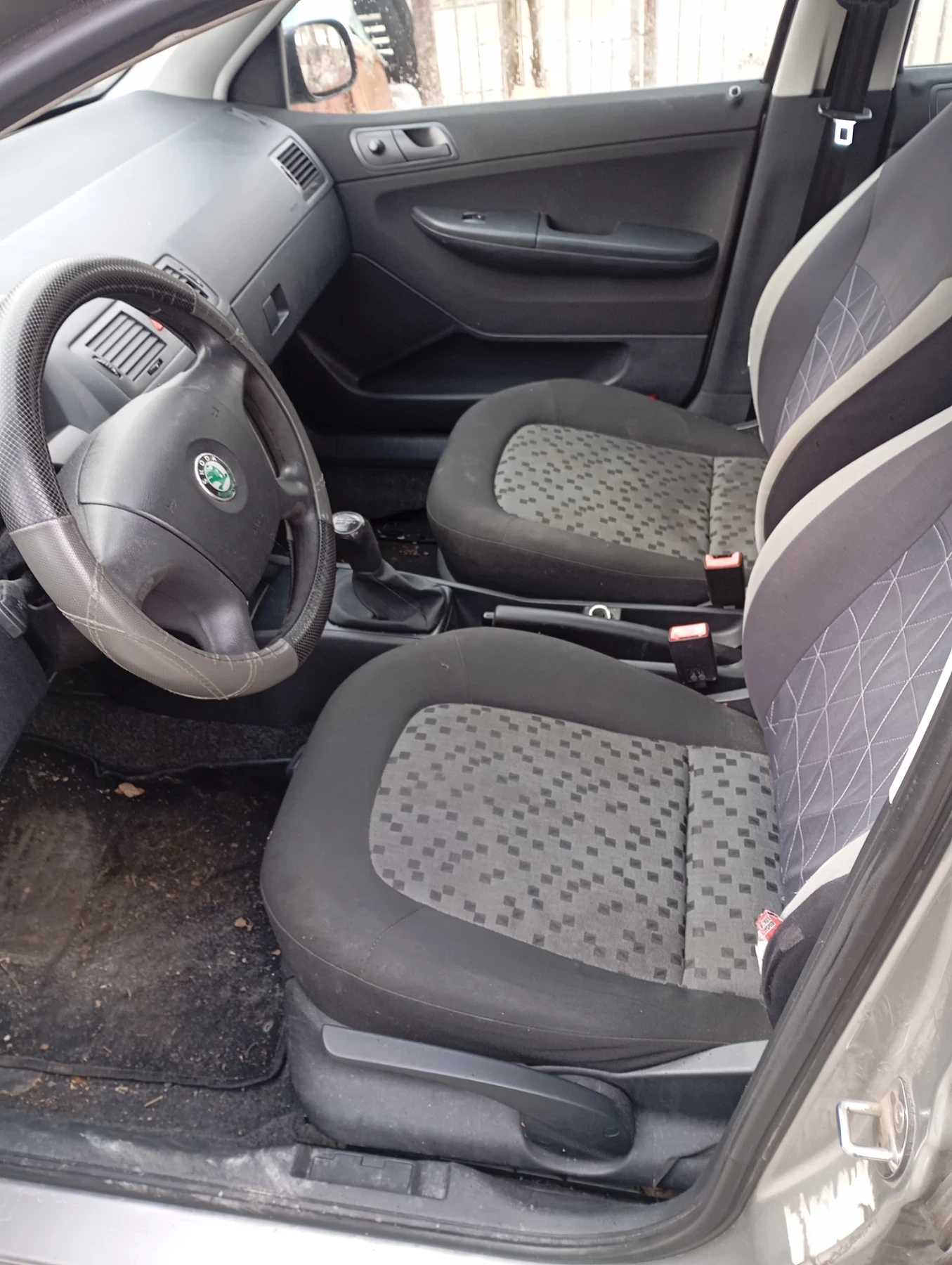 Skoda Fabia, снимка 10 - Автомобили и джипове - 56749085