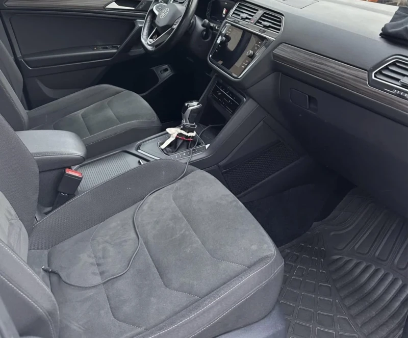 VW Tiguan, снимка 11 - Автомобили и джипове - 53430017