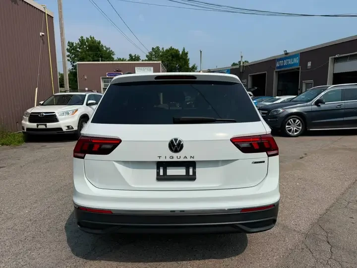 VW Tiguan Comfortline* AWD* КОЖА* ДИГИТАЛНО ТАБЛО, снимка 5 - Автомобили и джипове - 55559128