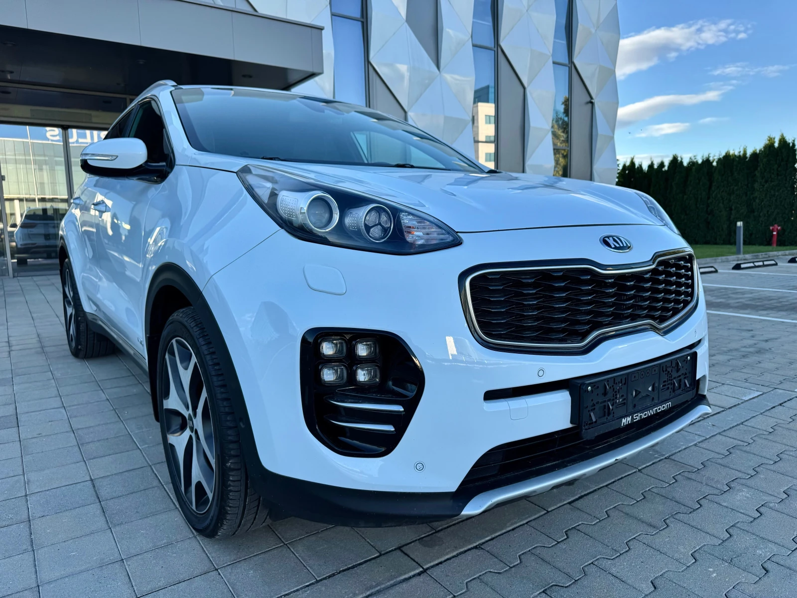 Kia Sportage GT-LINE-4X4-ОБДУХВАНЕ-ПАНОРАМА-КАМЕРА-ПАМЕТ-JBL- - изображение 3