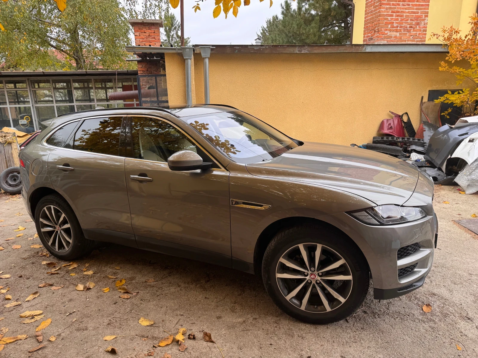 Jaguar F-PACE 25t Prestige, снимка 12 - Автомобили и джипове - 48073569