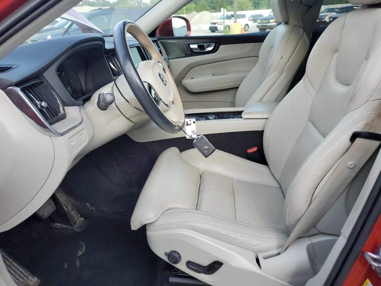 Volvo XC60 T5 INSCRIPTION - изображение 7