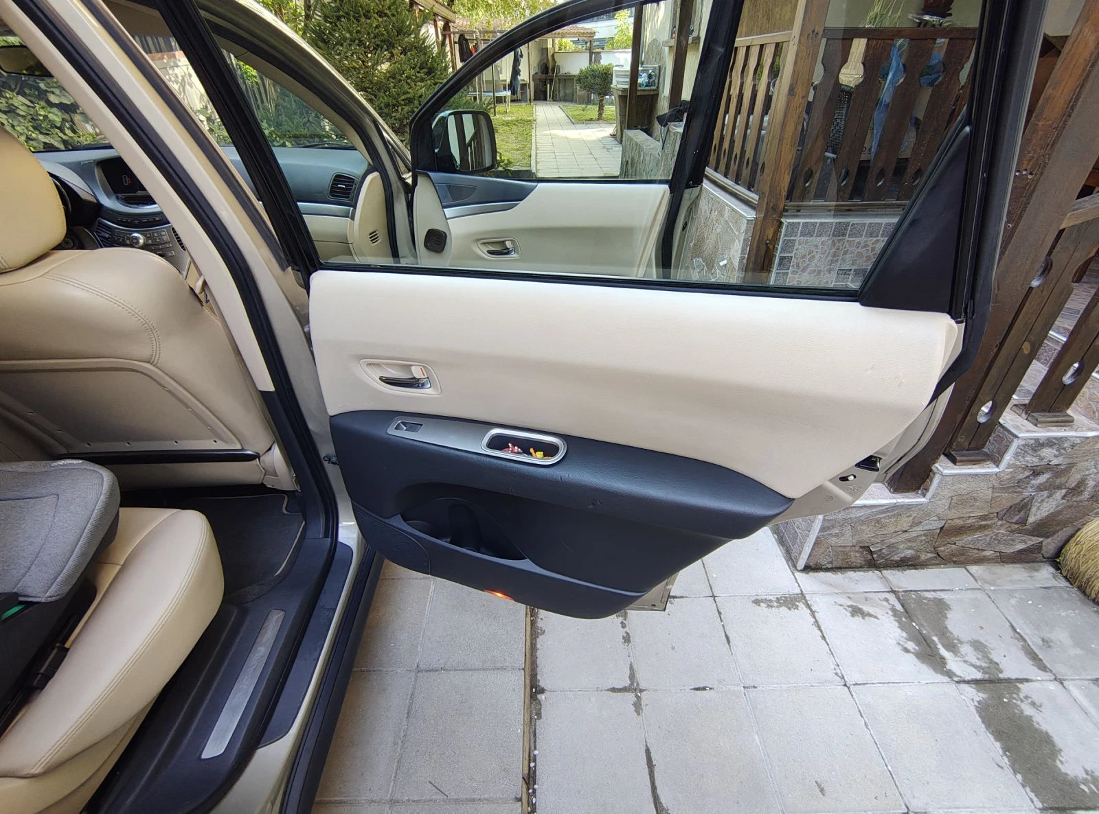 Subaru B10 Tribeka, снимка 9 - Автомобили и джипове - 53382453