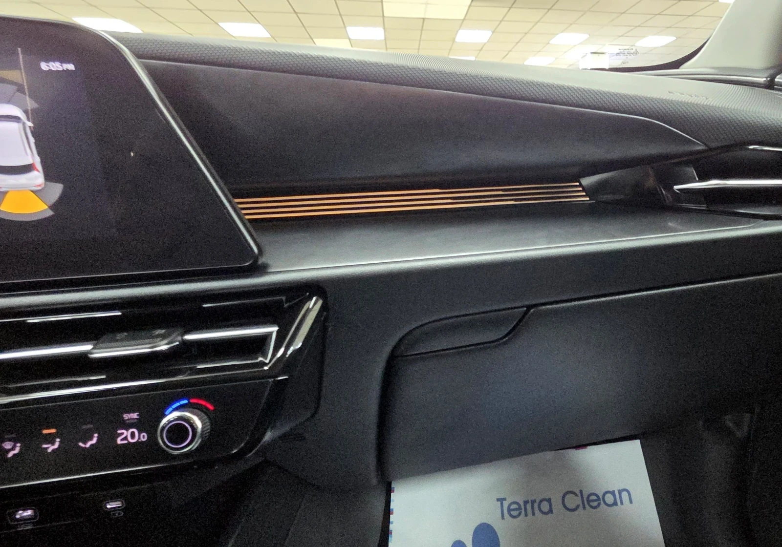 Kia Niro 64KWh/СЕРВИЗНА ИСТОРИЯ, снимка 13 - Автомобили и джипове - 54195872