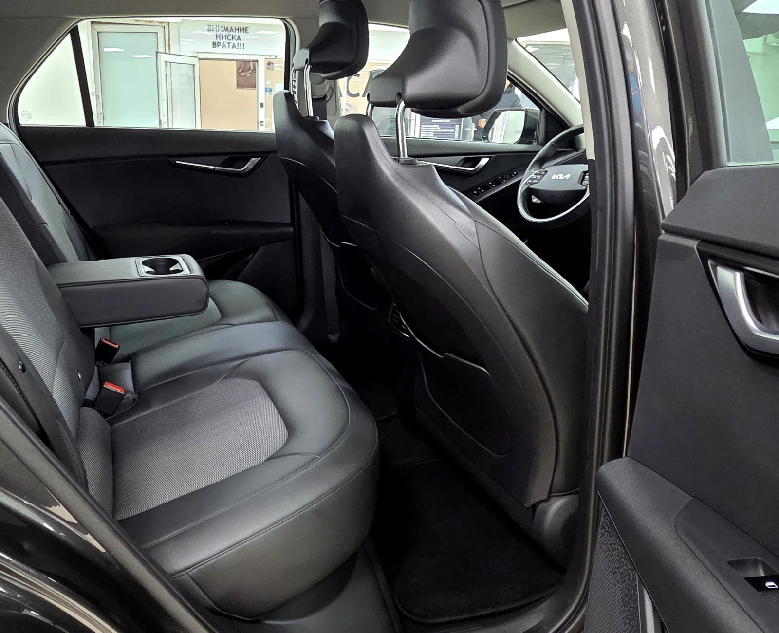 Kia Niro 64KWh/СЕРВИЗНА ИСТОРИЯ, снимка 9 - Автомобили и джипове - 54195872