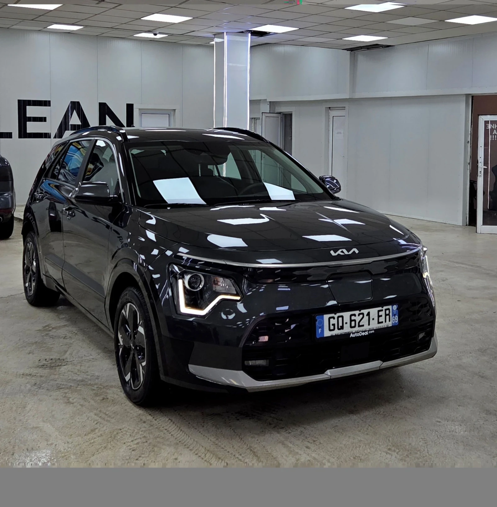 Kia Niro 64KWh/СЕРВИЗНА ИСТОРИЯ