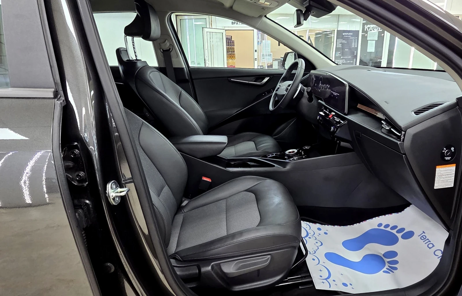 Kia Niro 64KWh/СЕРВИЗНА ИСТОРИЯ, снимка 10 - Автомобили и джипове - 54195872