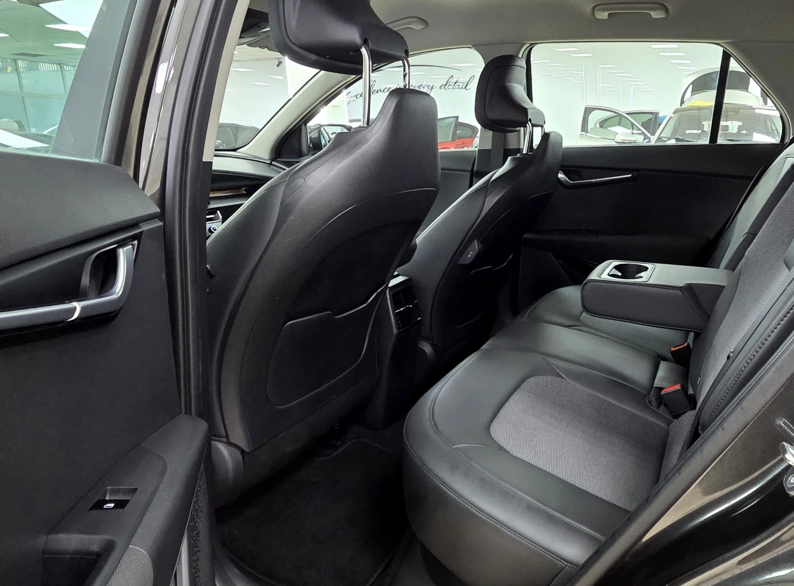 Kia Niro 64KWh/СЕРВИЗНА ИСТОРИЯ, снимка 8 - Автомобили и джипове - 54195872