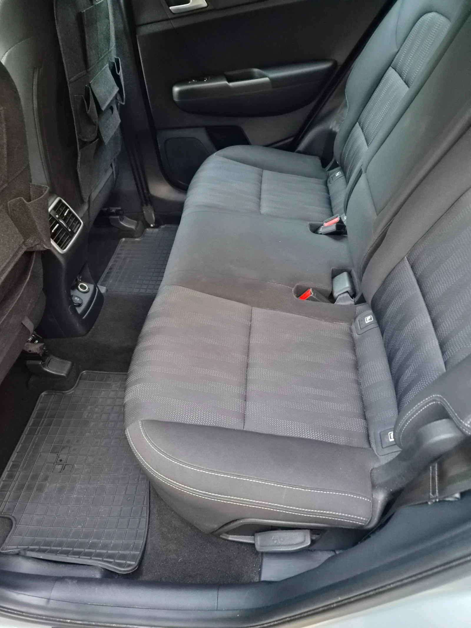 Kia Sportage, снимка 7 - Автомобили и джипове - 56465699