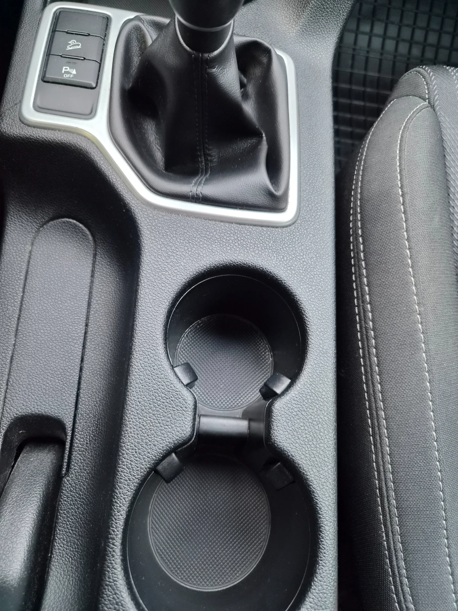 Kia Sportage, снимка 16 - Автомобили и джипове - 56465699