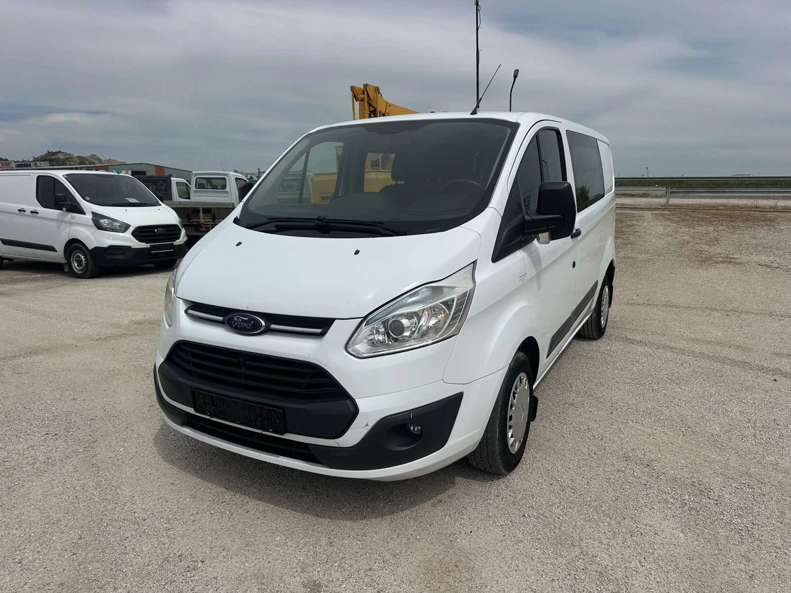 Ford Transit Custom, снимка 2 - Бусове и автобуси - 54478358