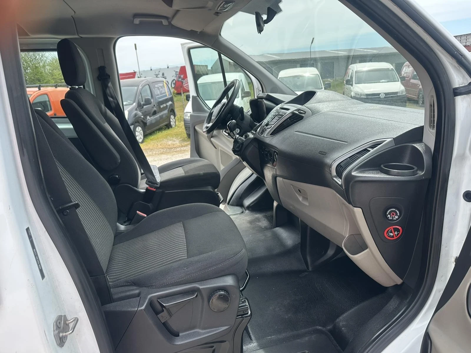 Ford Transit Custom, снимка 7 - Бусове и автобуси - 54478358