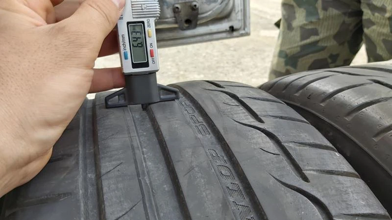 Гуми Летни 225/40R18, снимка 5 - Гуми и джанти - 29274848