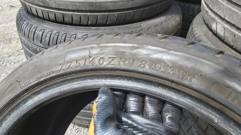 Гуми Летни 225/40R18, снимка 8 - Гуми и джанти - 29274848