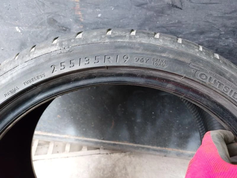 Гуми Летни 255/35R19, снимка 8 - Гуми и джанти - 36280317