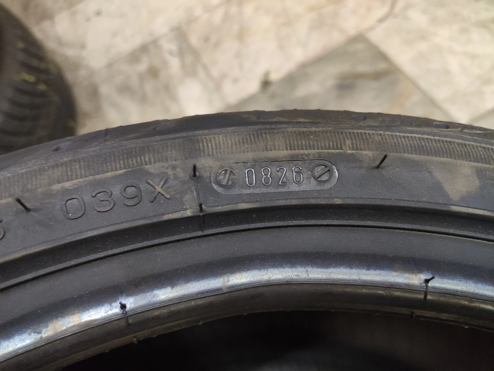 Гуми Летни 255/35R18, снимка 5 - Гуми и джанти - 54986366