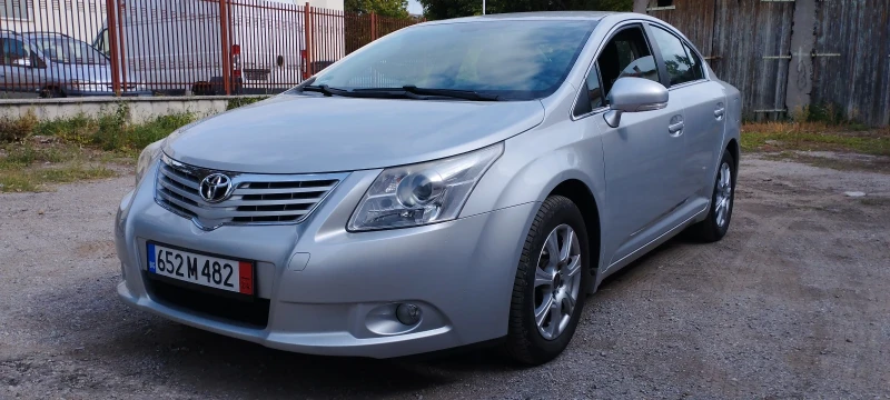 Toyota Avensis 1, 8-Бензин , снимка 1 - Автомобили и джипове - 47703065