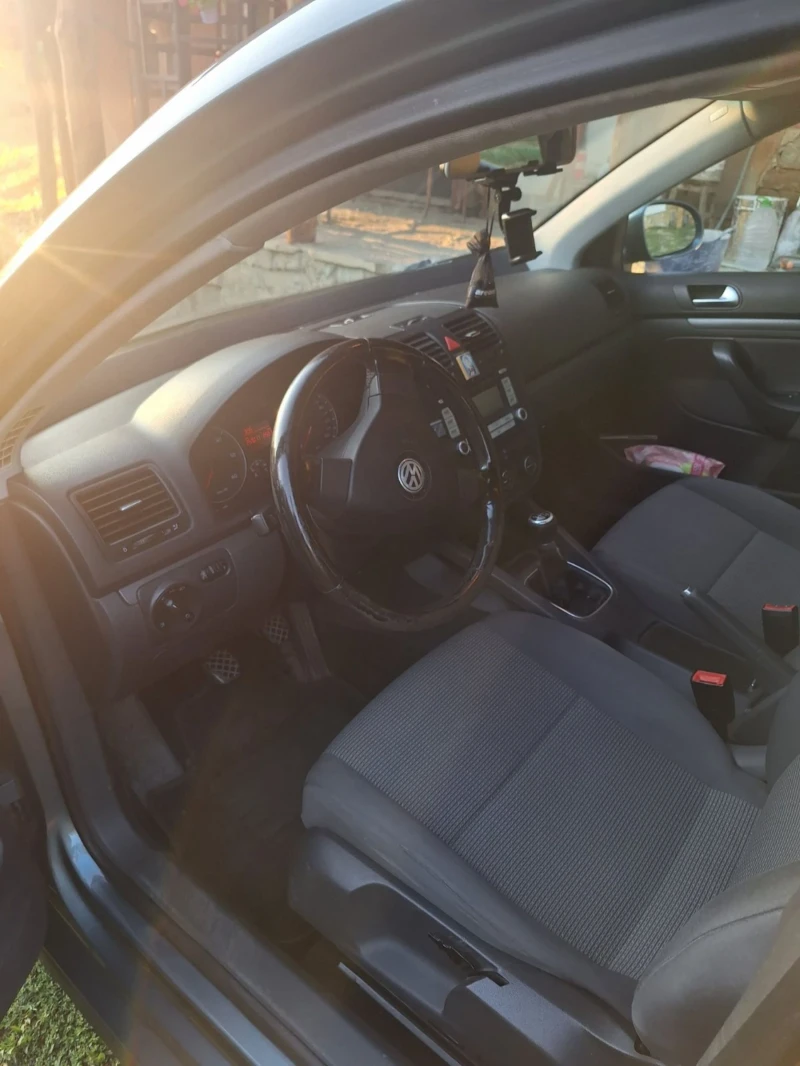 VW Golf 5, снимка 3 - Автомобили и джипове - 52458151