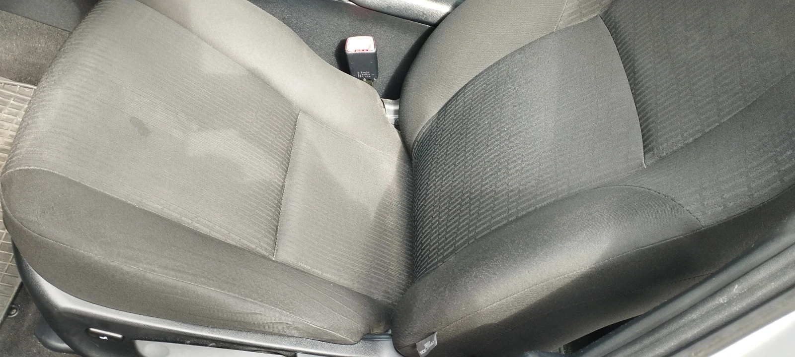 Toyota Avensis 1, 8-Бензин  - изображение 10