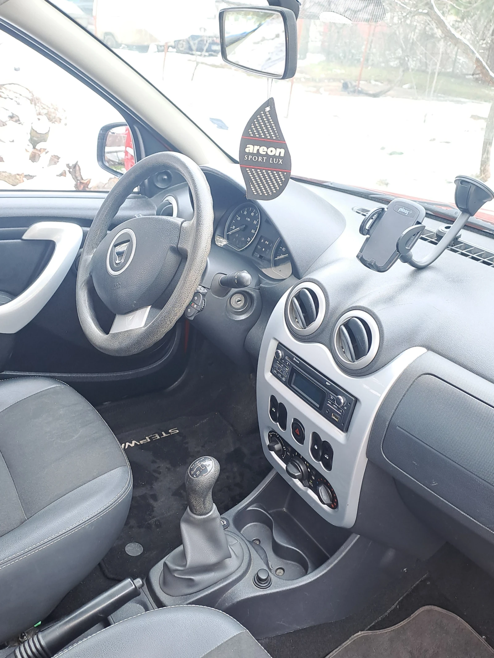 Dacia Sandero  - изображение 9