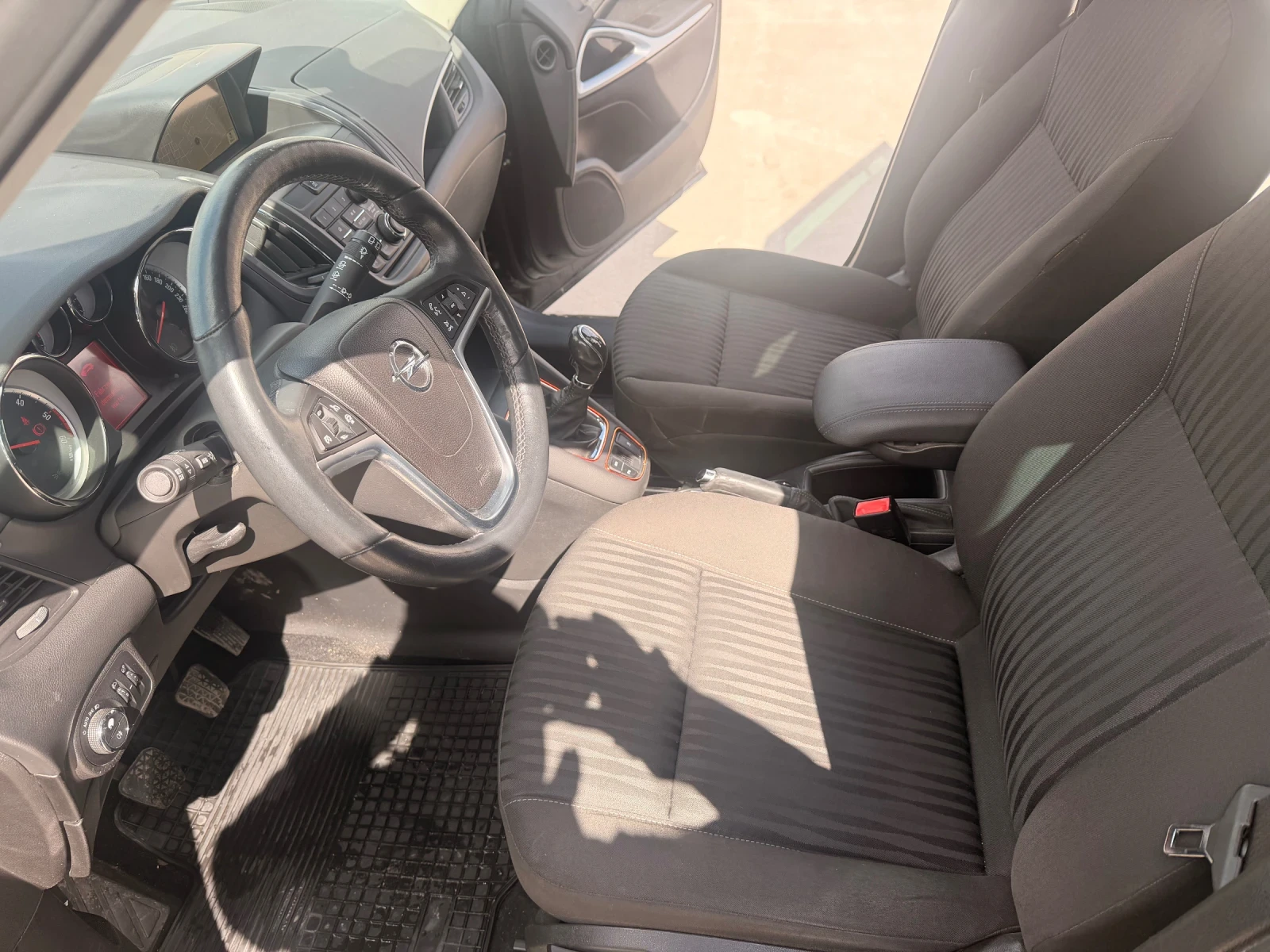 Opel Zafira 1.6 ecoflex, снимка 7 - Автомобили и джипове - 54202499