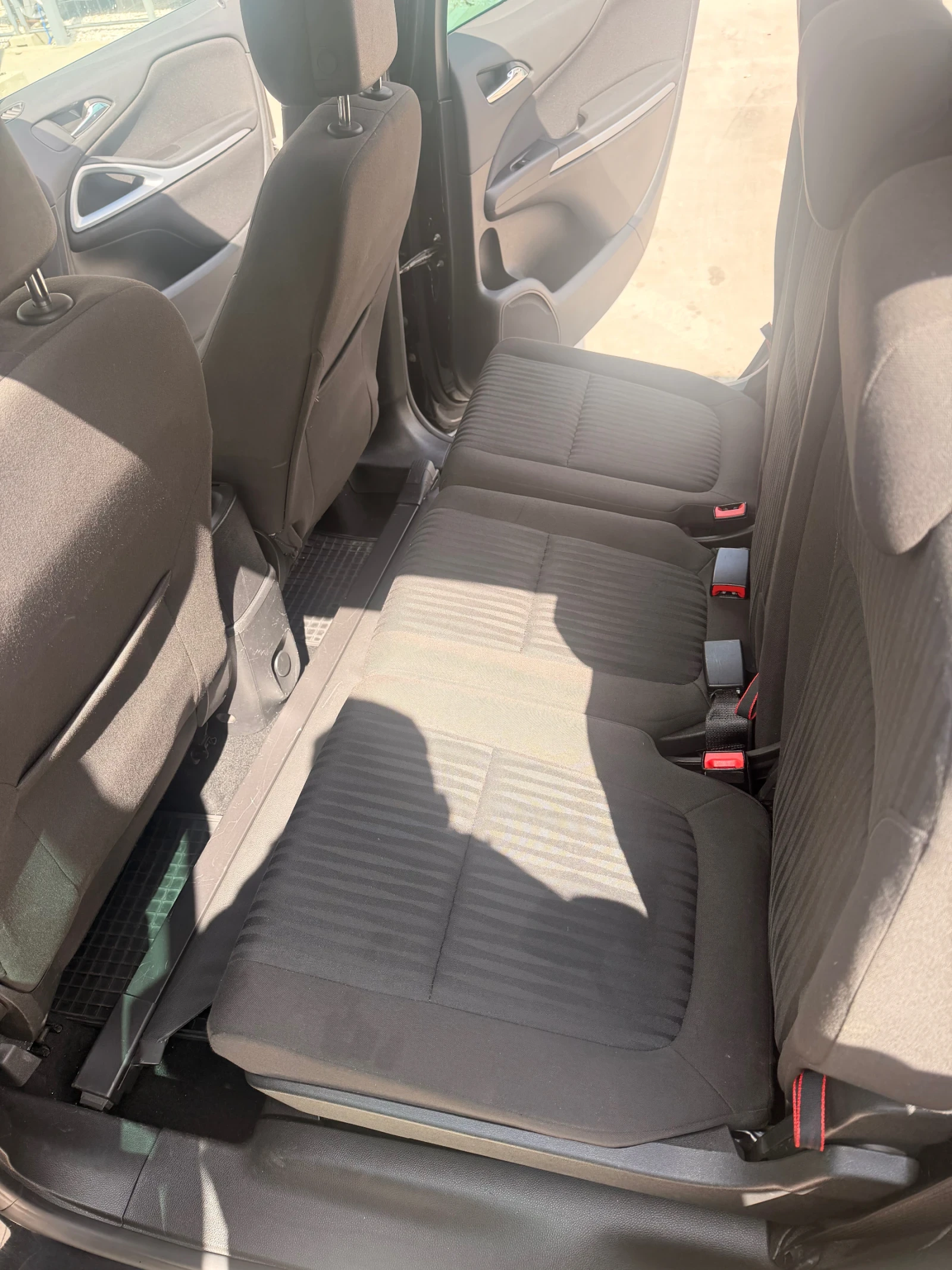 Opel Zafira 1.6 ecoflex, снимка 8 - Автомобили и джипове - 54202499