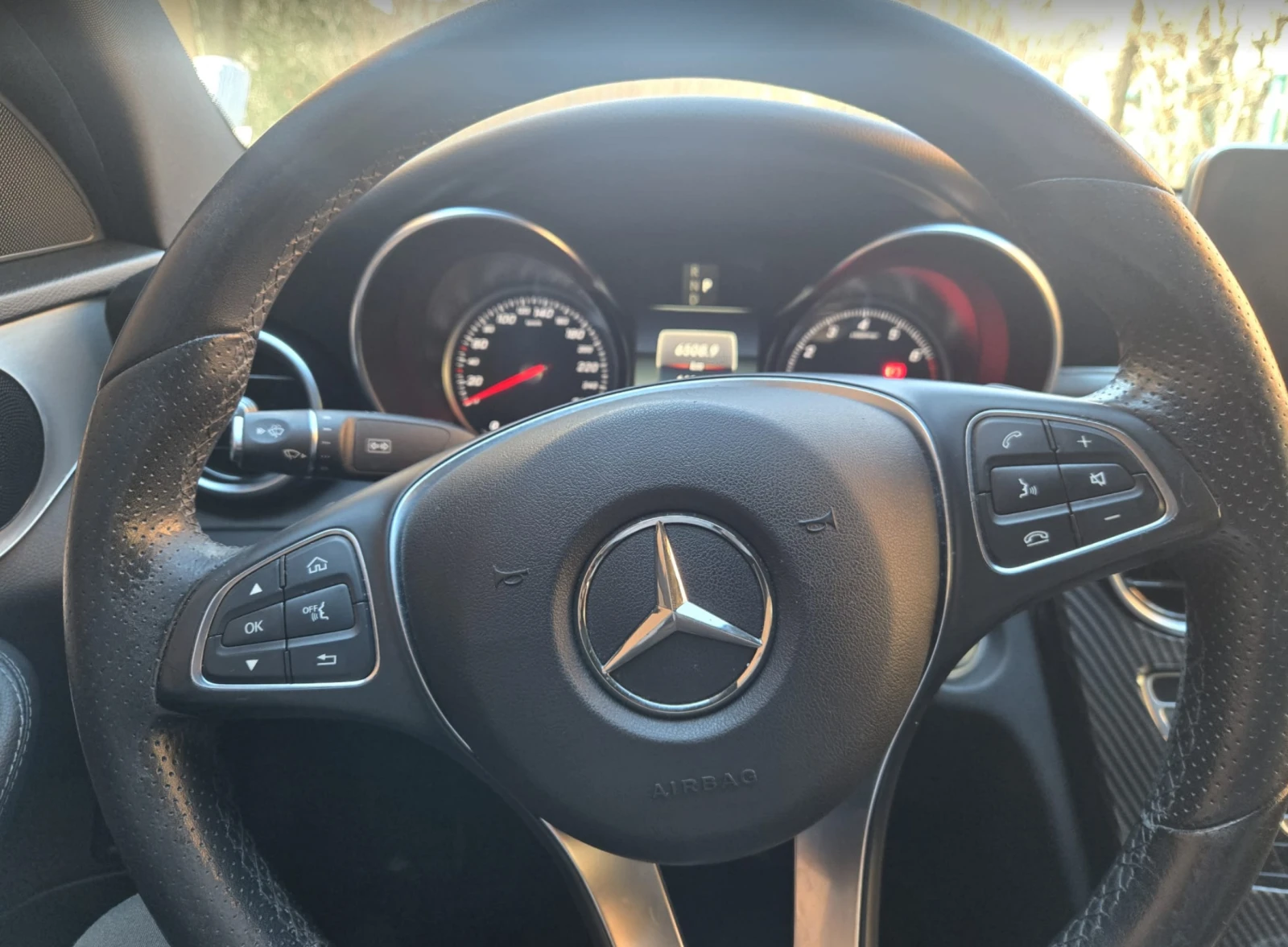 Mercedes-Benz C 300 * AMG Line * Панорама * 4Matic * 9G-Tronic * , снимка 4 - Автомобили и джипове - 54564183